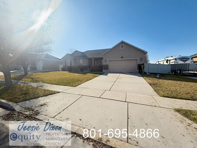 Building Photo - 1989 N 2700 W