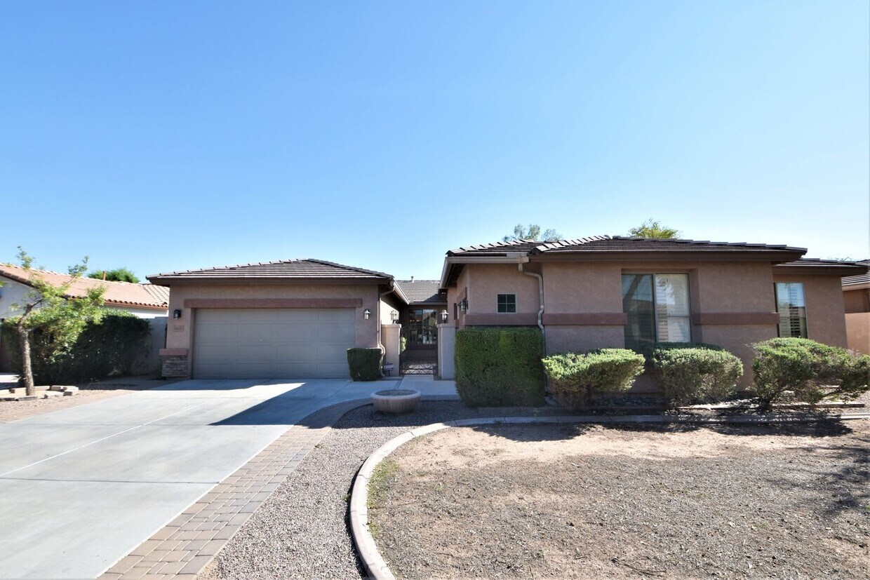 Primary Photo - 5405 W Siesta Way