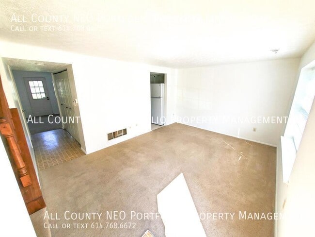 Building Photo - 3 Bed, 2.5 Bath Condo Located In Reynoldsb...