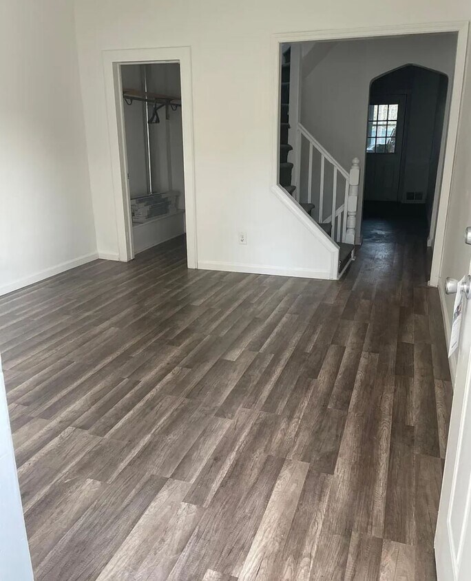 81 Wakeman Ave Unit 81 1/2 Wakeman, Newark, NJ 07104 Condo for Rent