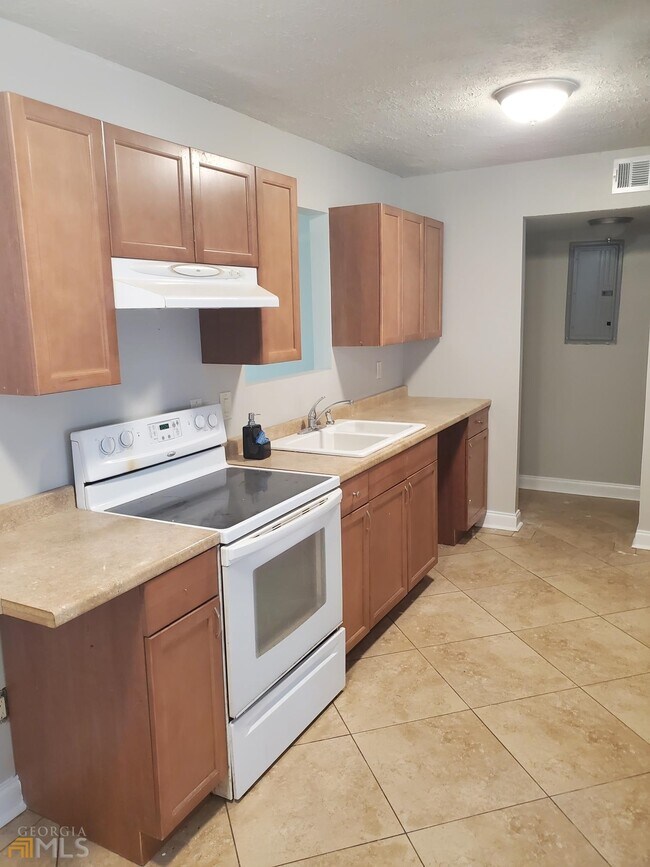 Foto del edificio - 3437 Highland Pine Way