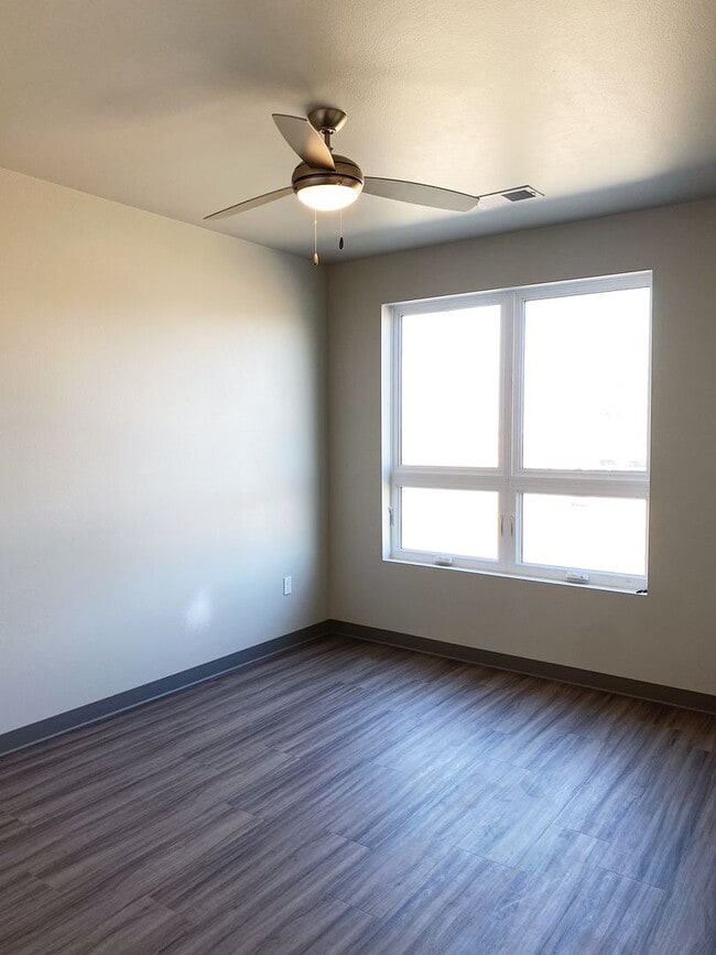 Interior Photo - Ventnor