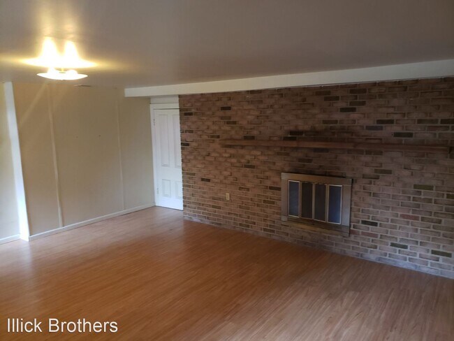 Building Photo - 557 W 3rd St