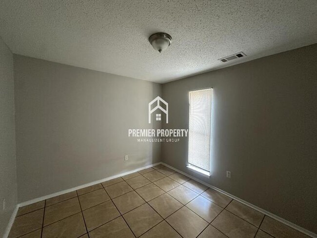 Photo - 7093 Dokkum Dr House