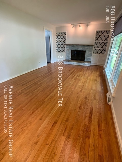 Building Photo - Don't miss your opportunity at this 1.5 st...