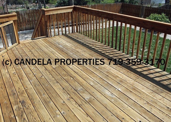 Building Photo - 6055 Del Rey Dr