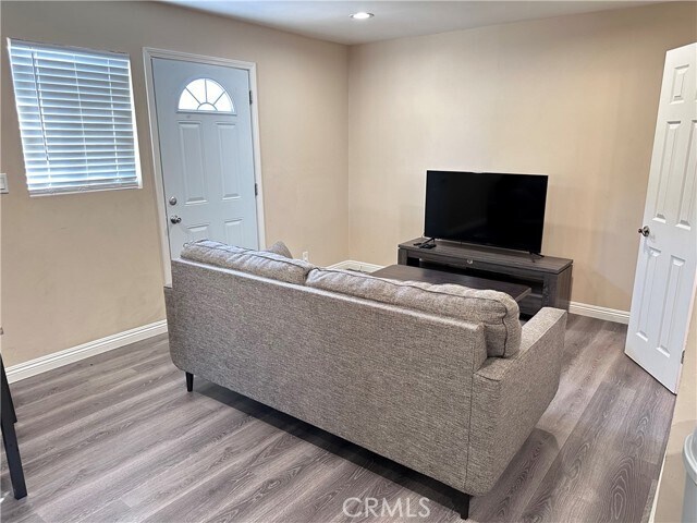 Foto principal - 212 S Sandalwood Ave