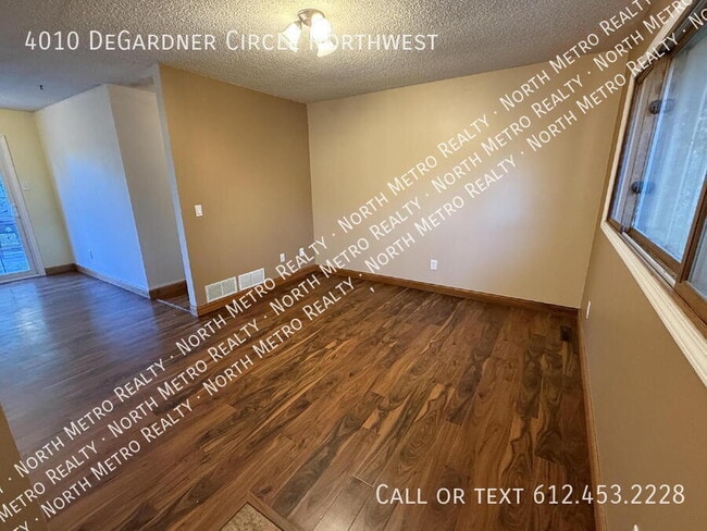 Building Photo - 4010 DeGardner Cir NW