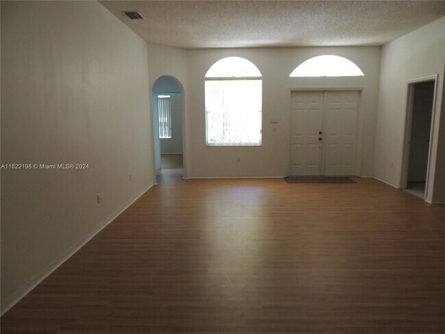 Building Photo - 2530 Dunwoodie Pl