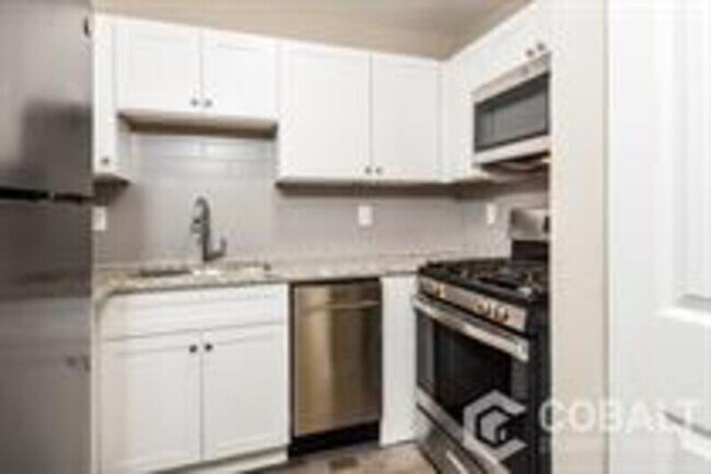 Foto del edificio - 3586 Jackson St