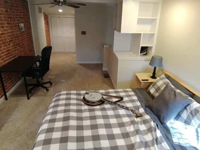 master bedroom with bath - 206 Penn St