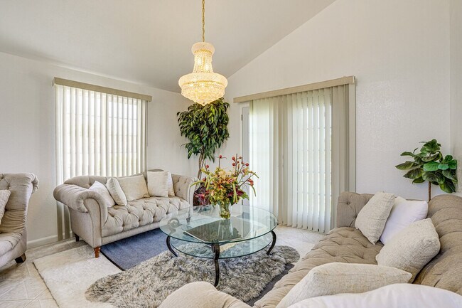 Foto del edificio - 172 Goldenrod Dr