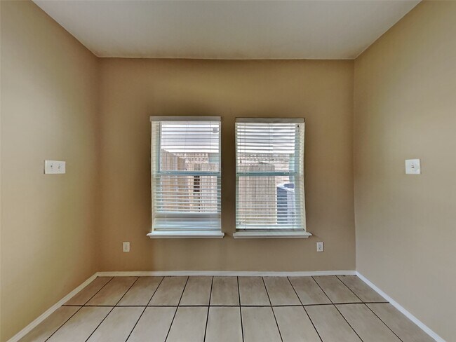 Foto del edificio - 18250 Eton Ridge Ct