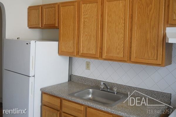 Foto del edificio - 1357 E 3rd St