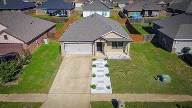 Building Photo - 322 Ambrose Avenue