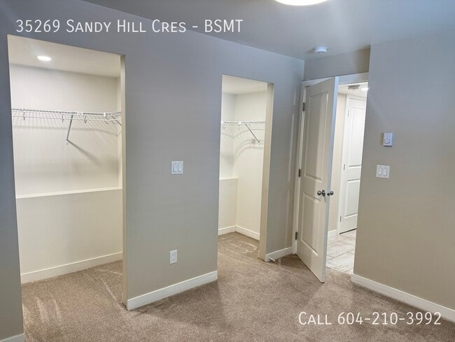 Photo du bâtiment - Beautiful Basement Suite