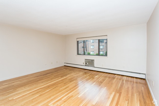 Picture windows! - Charlesbank Estates