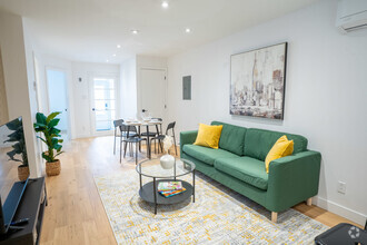 Building Photo - 2440 Rue de Rouen