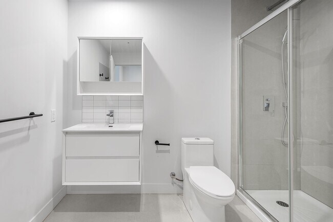 Building Photo - S301