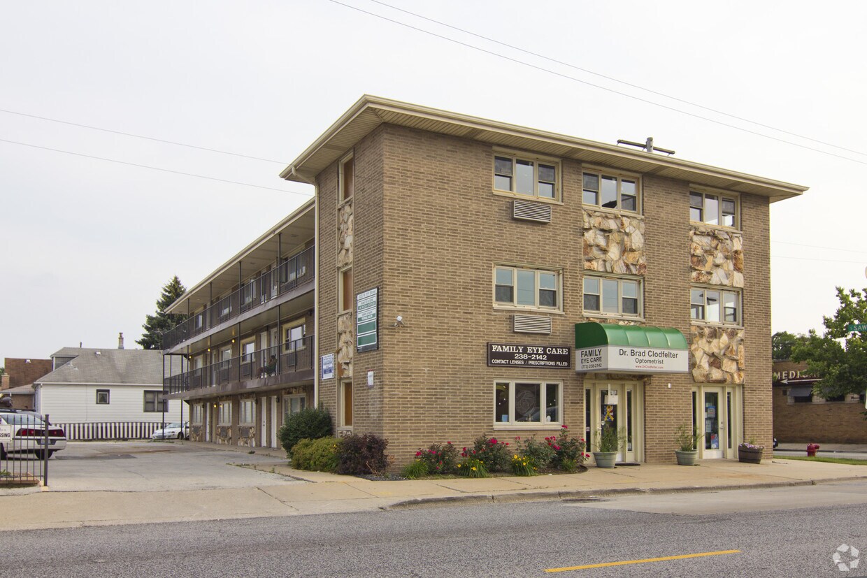 Primary Photo - 3225 W 111th St