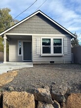 Building Photo - 1538 NE 5th St Building Photo - 1538 NE 5th St