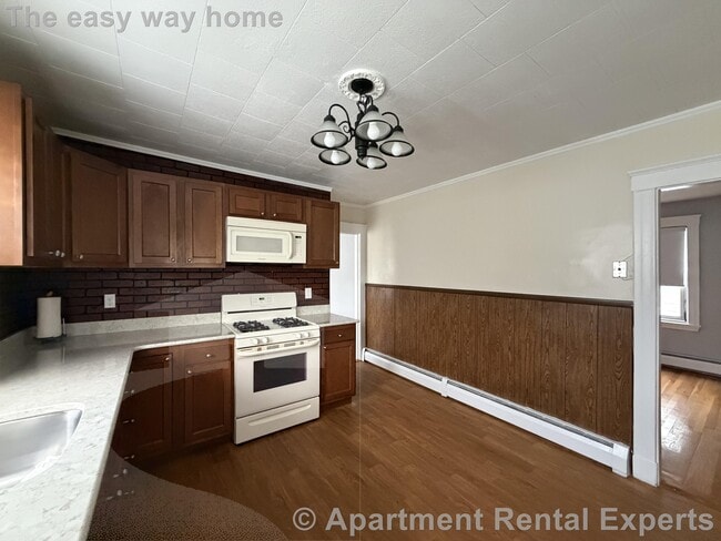 Building Photo - 228-230 Cedar St Unit #3