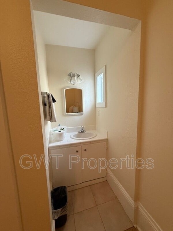 Building Photo - 412 Hayes St