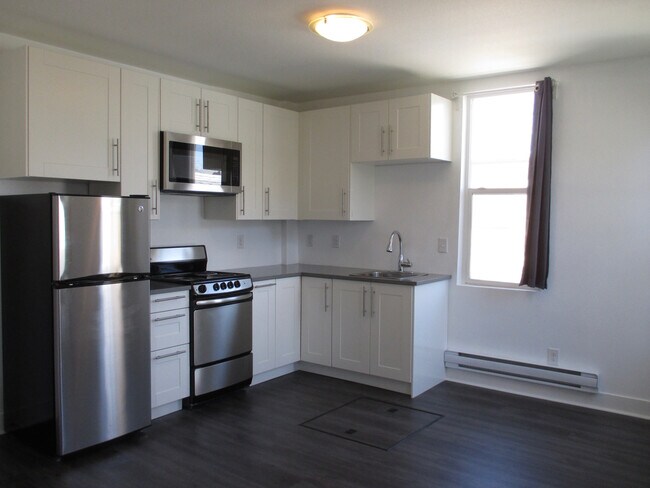 Building Photo - 4149 Umatilla Street