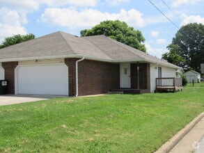 Building Photo - 492 Haymes Ct