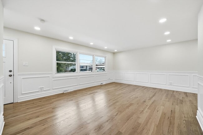 Building Photo - 15409 S Union Pl