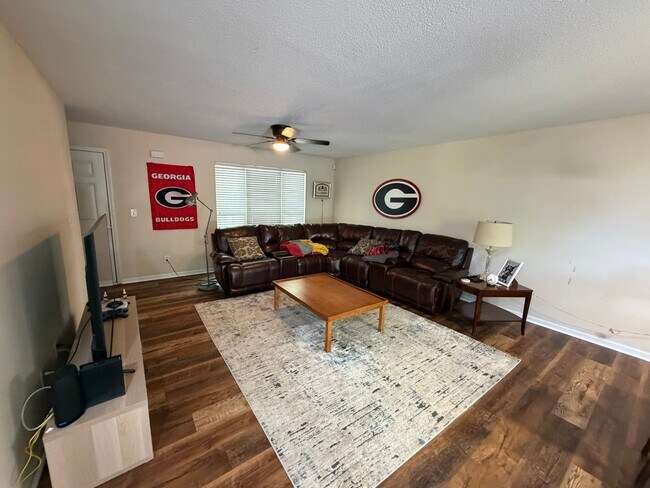 Foto del edificio - BRIDGEWATER HOME! LEASING FOR JULY 2026! 1/2 Off Deposit!