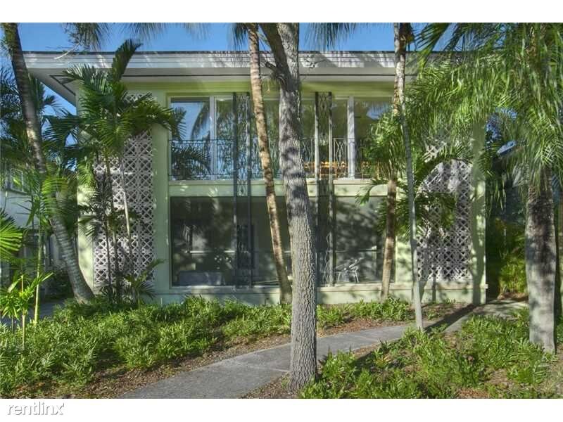 Primary Photo - 2710 Segovia St