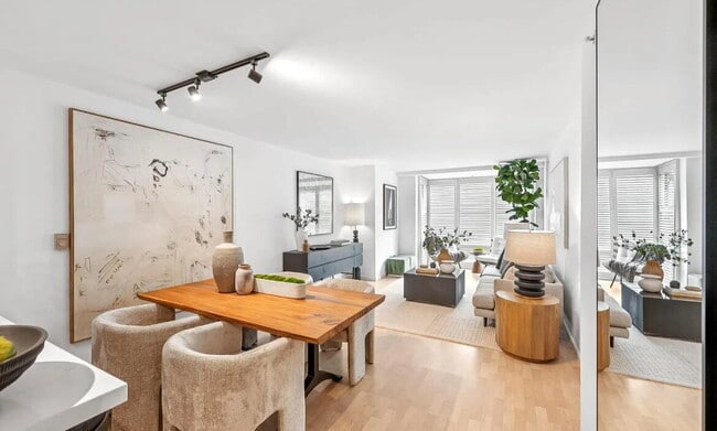 Foto del edificio - Welcome to residence #401 at The Sutterfie...