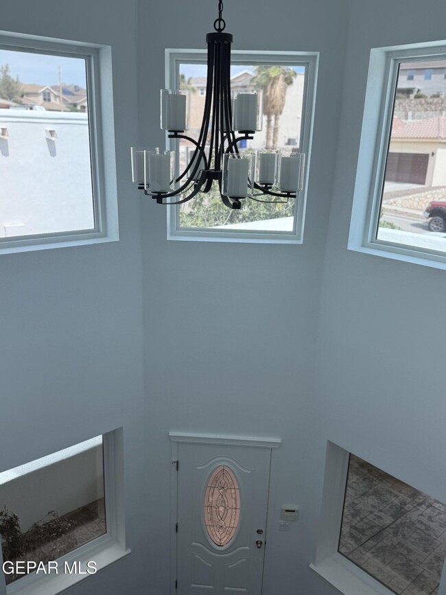 Building Photo - 1605 Playa Del Sol St