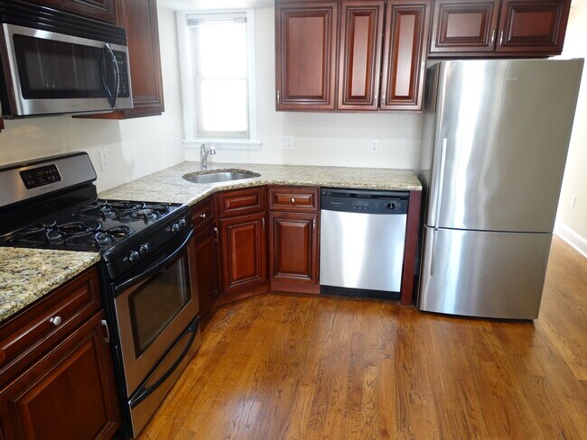 Kitchen - 2612 Ellsworth St