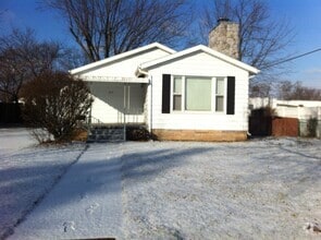 Building Photo - 217 S W Blvd