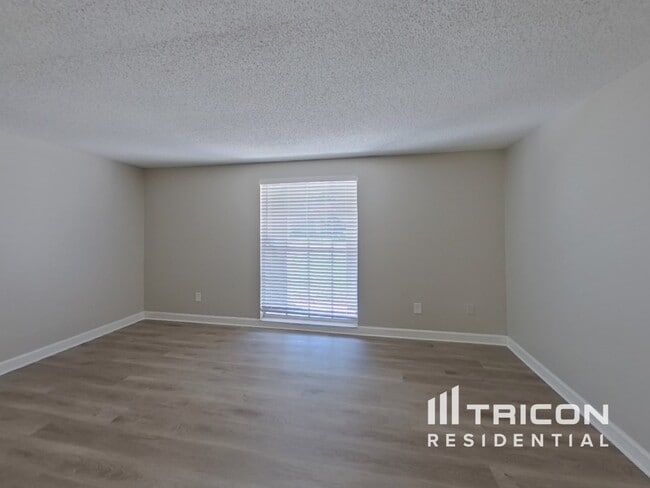 Foto del edificio - 816 Granite Rd