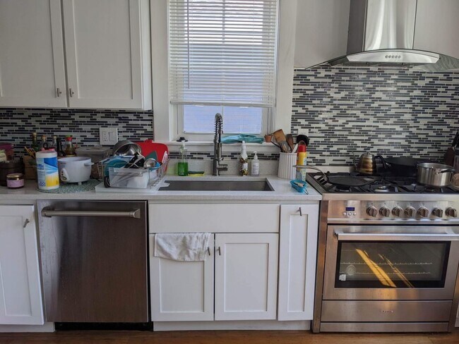 Building Photo - 318 Concord Ave