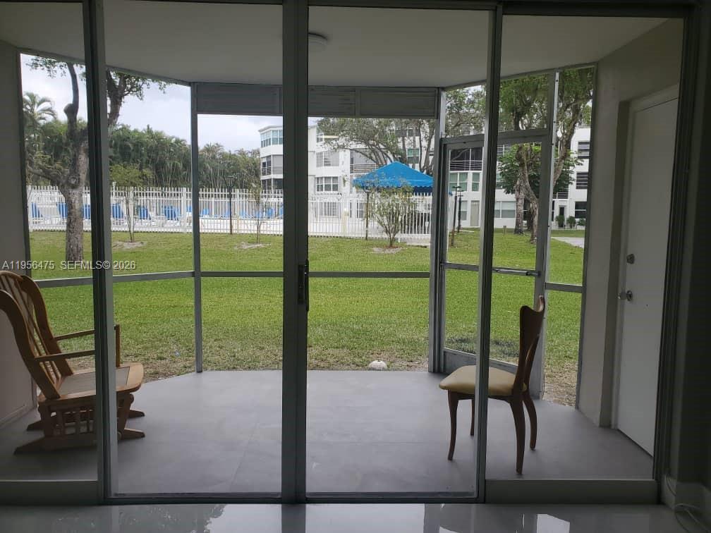 Foto del edificio - 1351 NE 191st St