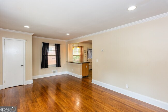 Foto del edificio - 3132 Cloverhurst Dr