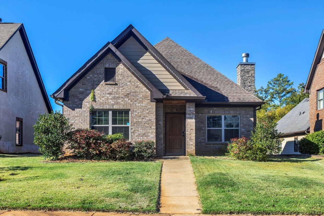 Foto principal - Rosemary Gate Townhome For Rent