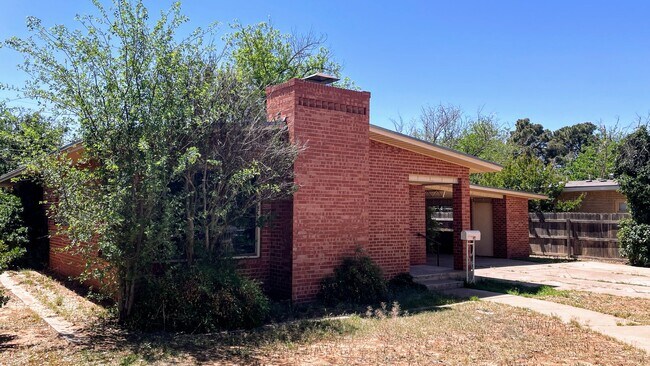 Foto del edificio - Modern Comfort Meets Texas Charm in this 3-bedroom, 2-bath single-family Lamesa home!
