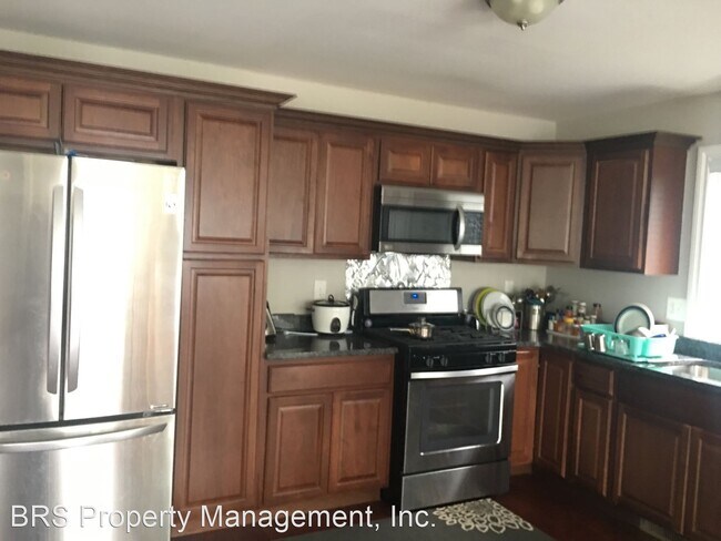 Foto del edificio - 3 br, 2.5 bath House - 3218 Eastern Ave.