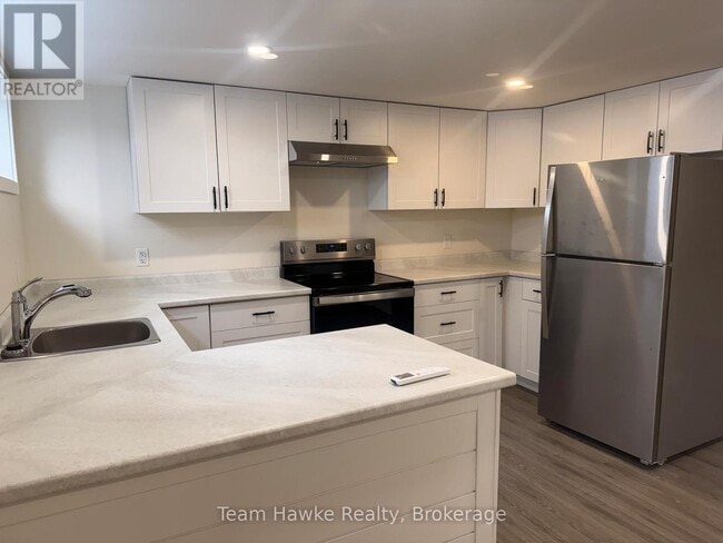 Photo du bâtiment - 630 Bayview Dr