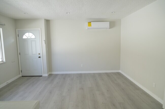 Foto del edificio - 141 Marguerita Ave