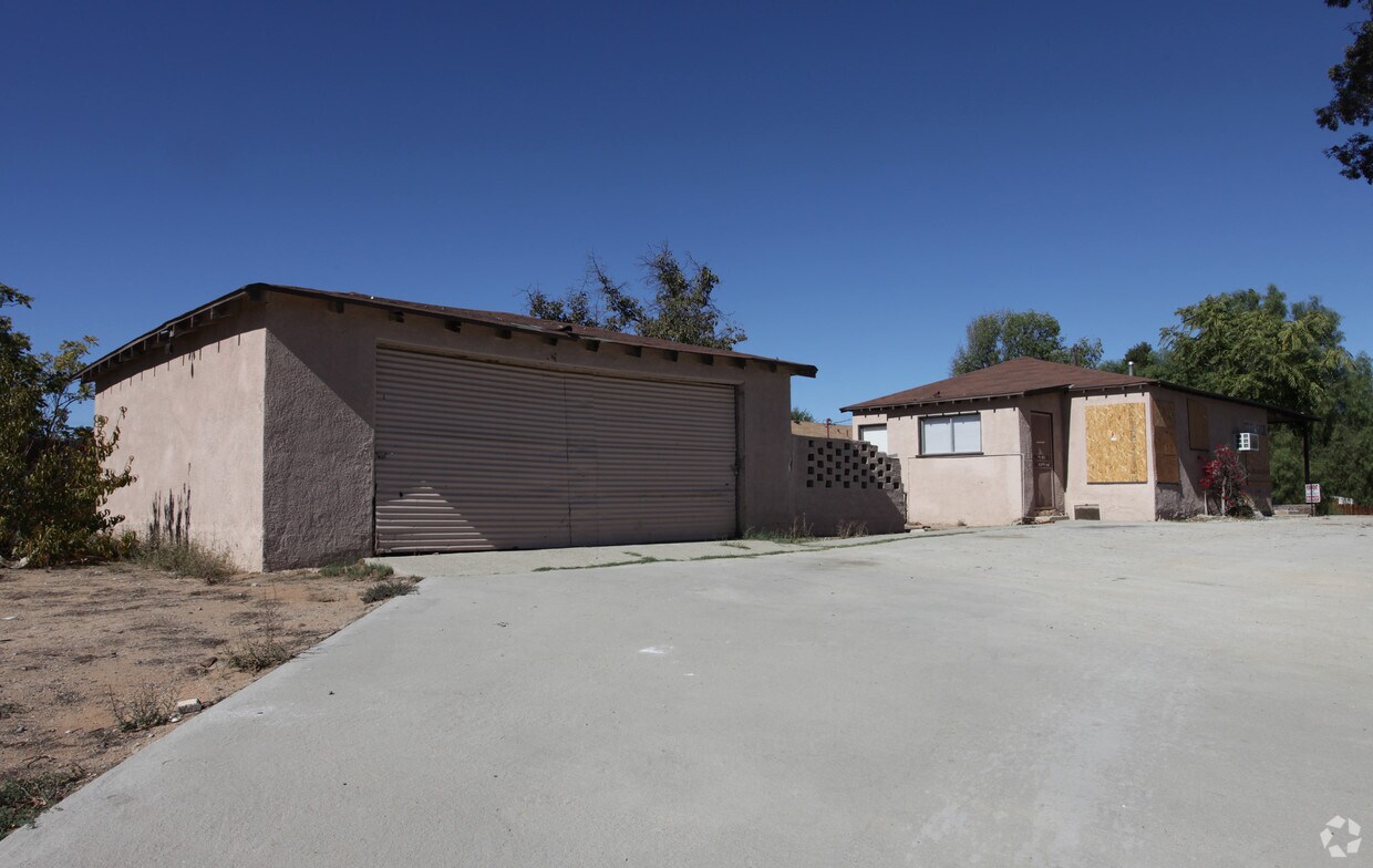 Building Photo - 13807 Nolze St