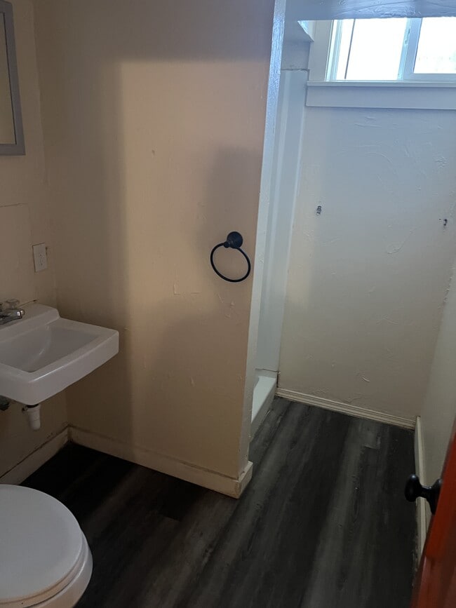 Foto del edificio - 921 E 8th Ave