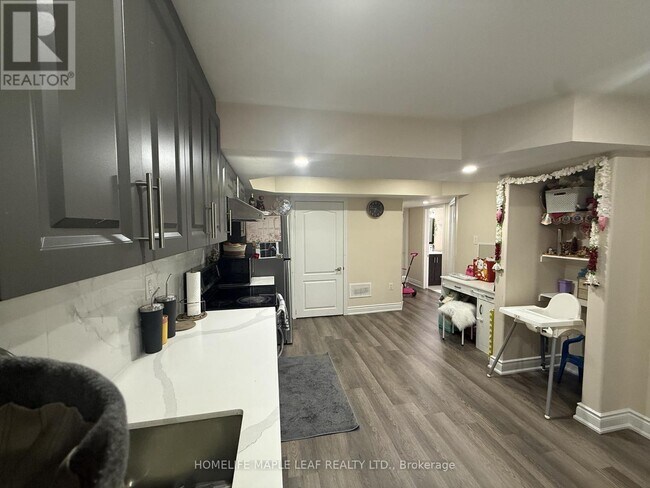 Photo du bâtiment - 92 Robert Parkinson Dr