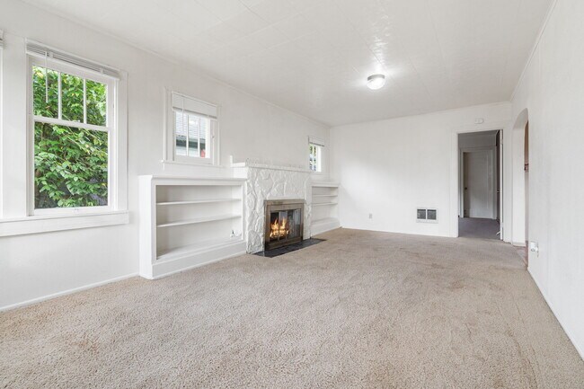 Foto del edificio - 482 NE Adams Ave