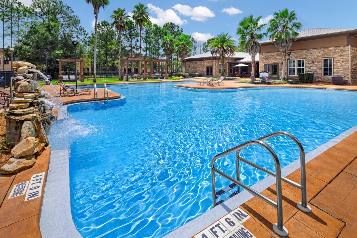 The Drake at Deerwood Apartments in Jacksonville, FL